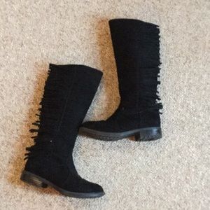 Little Girls  Tall suede boots.